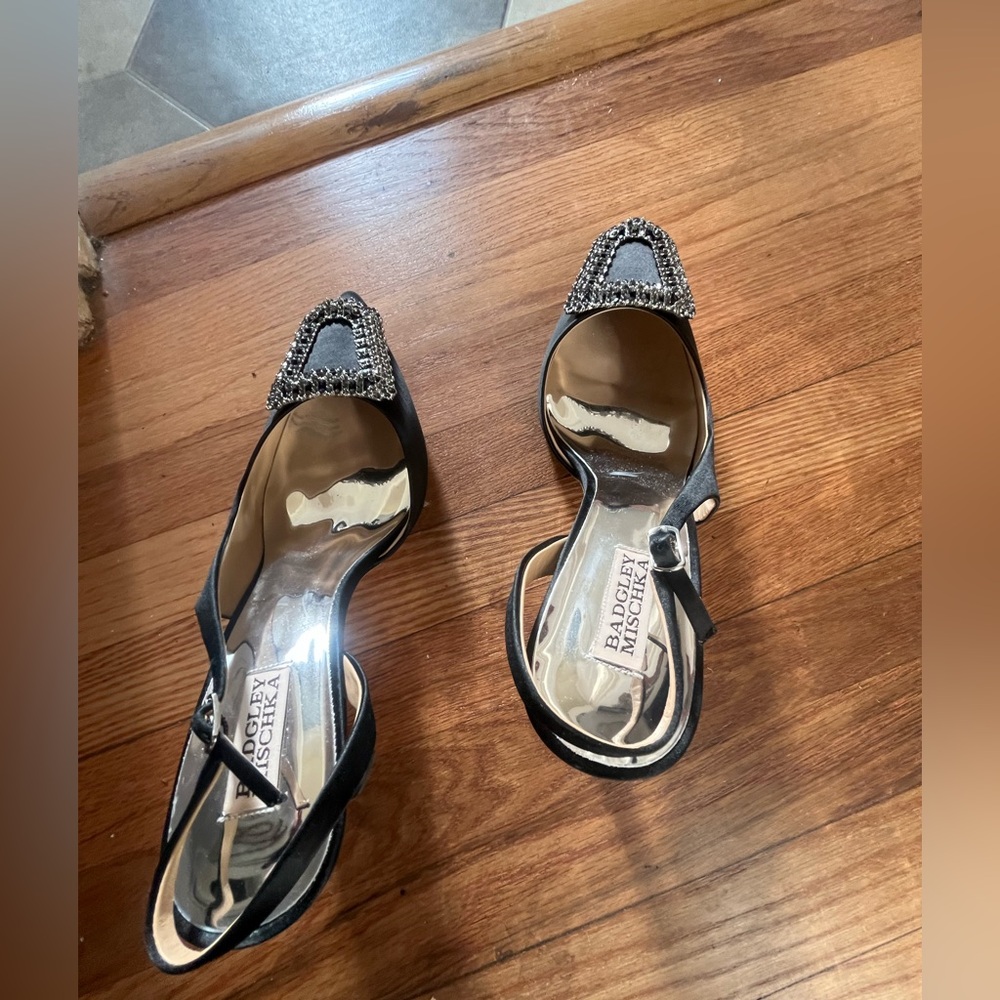 Badgley Mischka Black Enida Satin Crystal Buckle Slingback Pumps Size 11 EUC - Picture 13 of 16